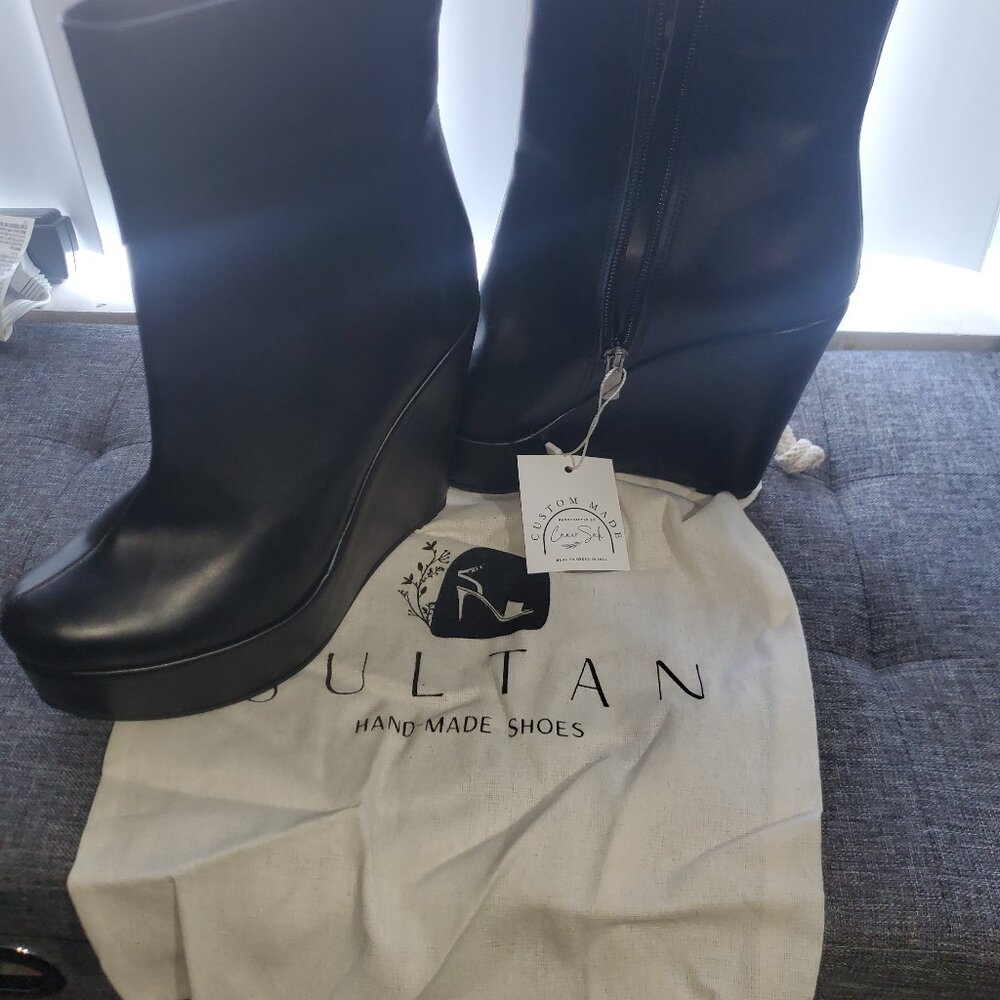 BLACK WEDGE BOOTS, Black Leather Boots, Wedge Heels with Side Zipper, Striped